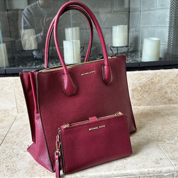 Michael Kors Crossbody Tote - Picture 5 of 15